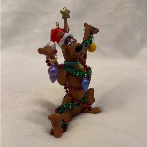 Hallmark Scooby-Doo Christmas Ornament 2002 - Picture 6 of 9